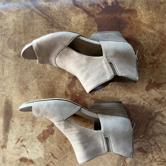 Naturalizer tan/cream leather booties - Picture 4 of 8